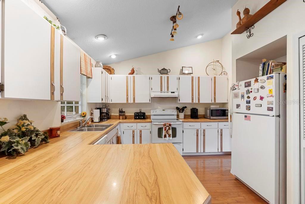 880 CRITTENDEN AVE, ORANGE CITY, FL, 32763