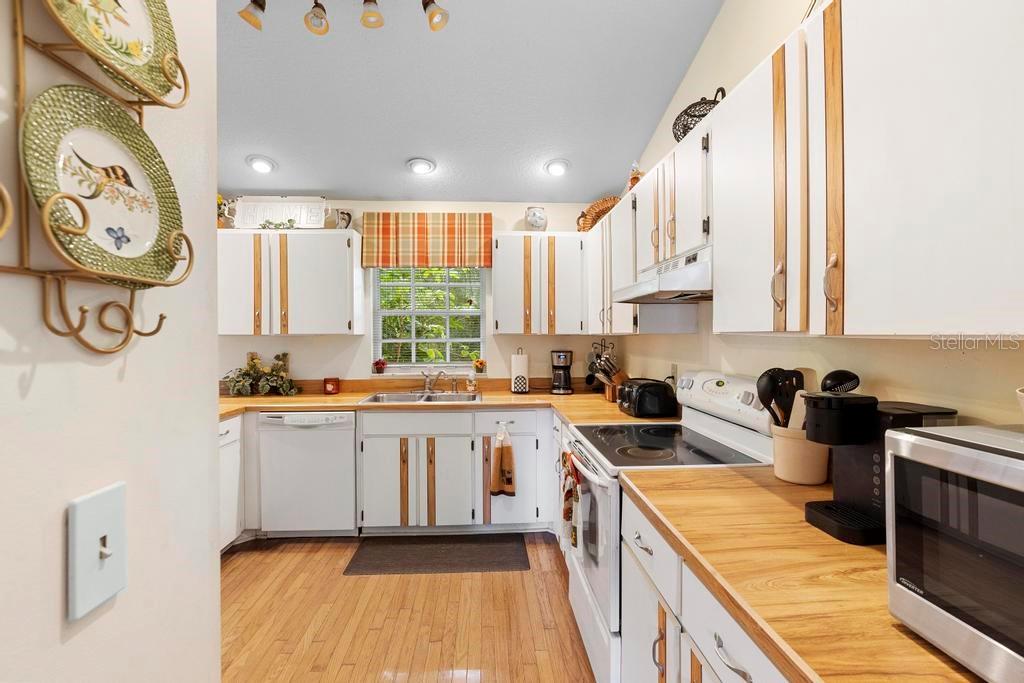 880 CRITTENDEN AVE, ORANGE CITY, FL, 32763