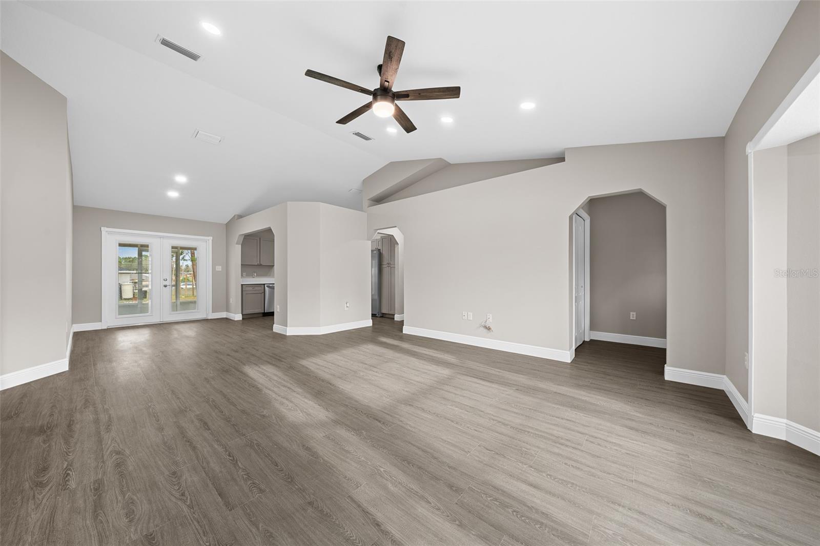 15 HEMLOCK RADIAL CIR, OCALA, FL, 34472