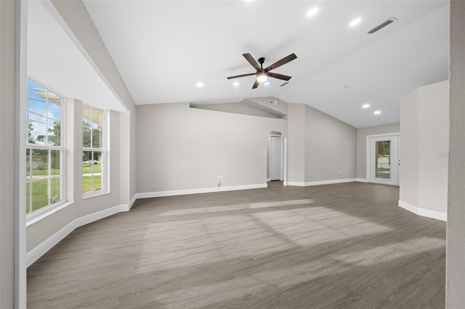 15 HEMLOCK RADIAL CIR, OCALA, FL, 34472