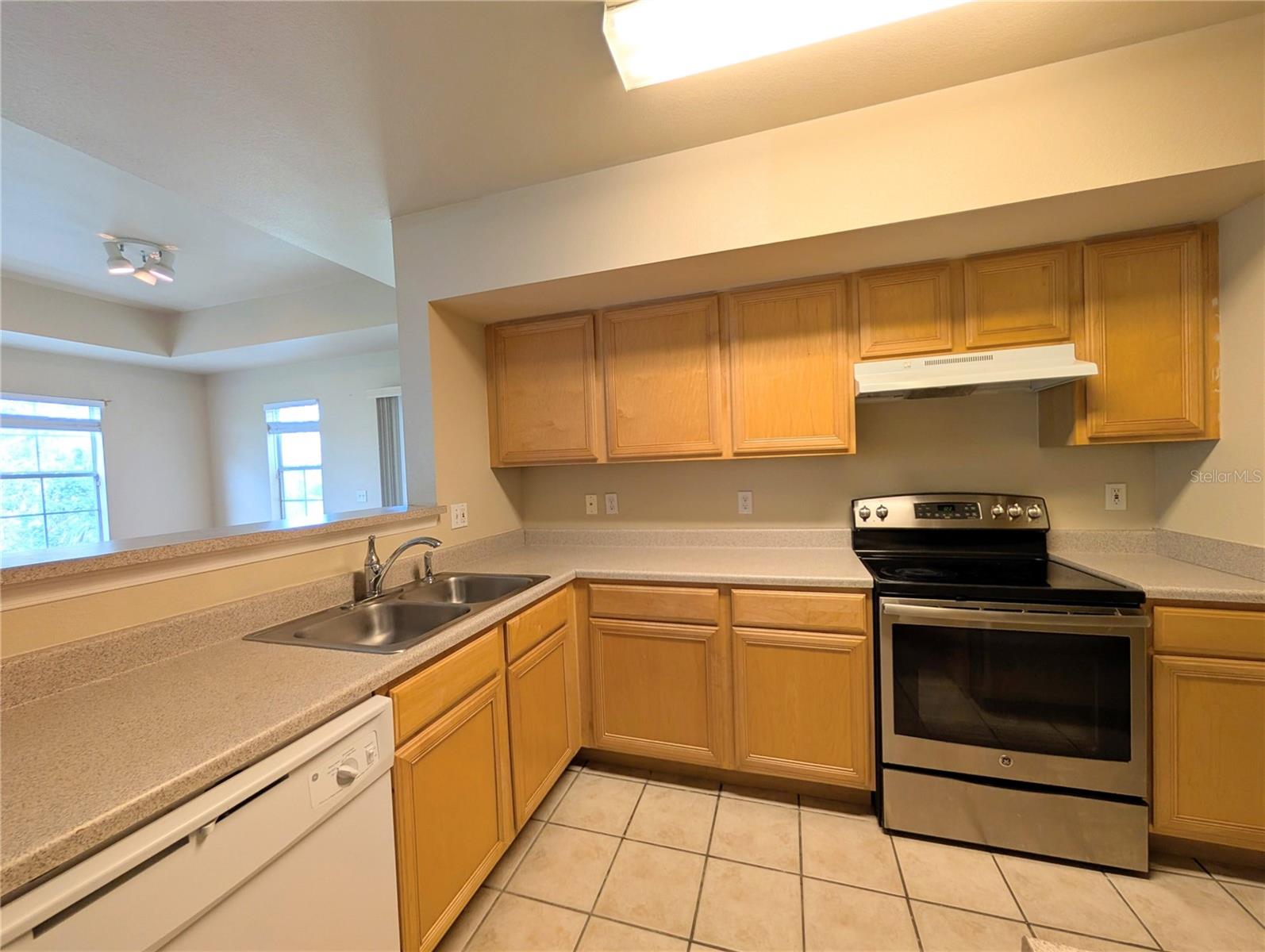1185 VILLAGIO CIR #207, SARASOTA, FL, 34237
