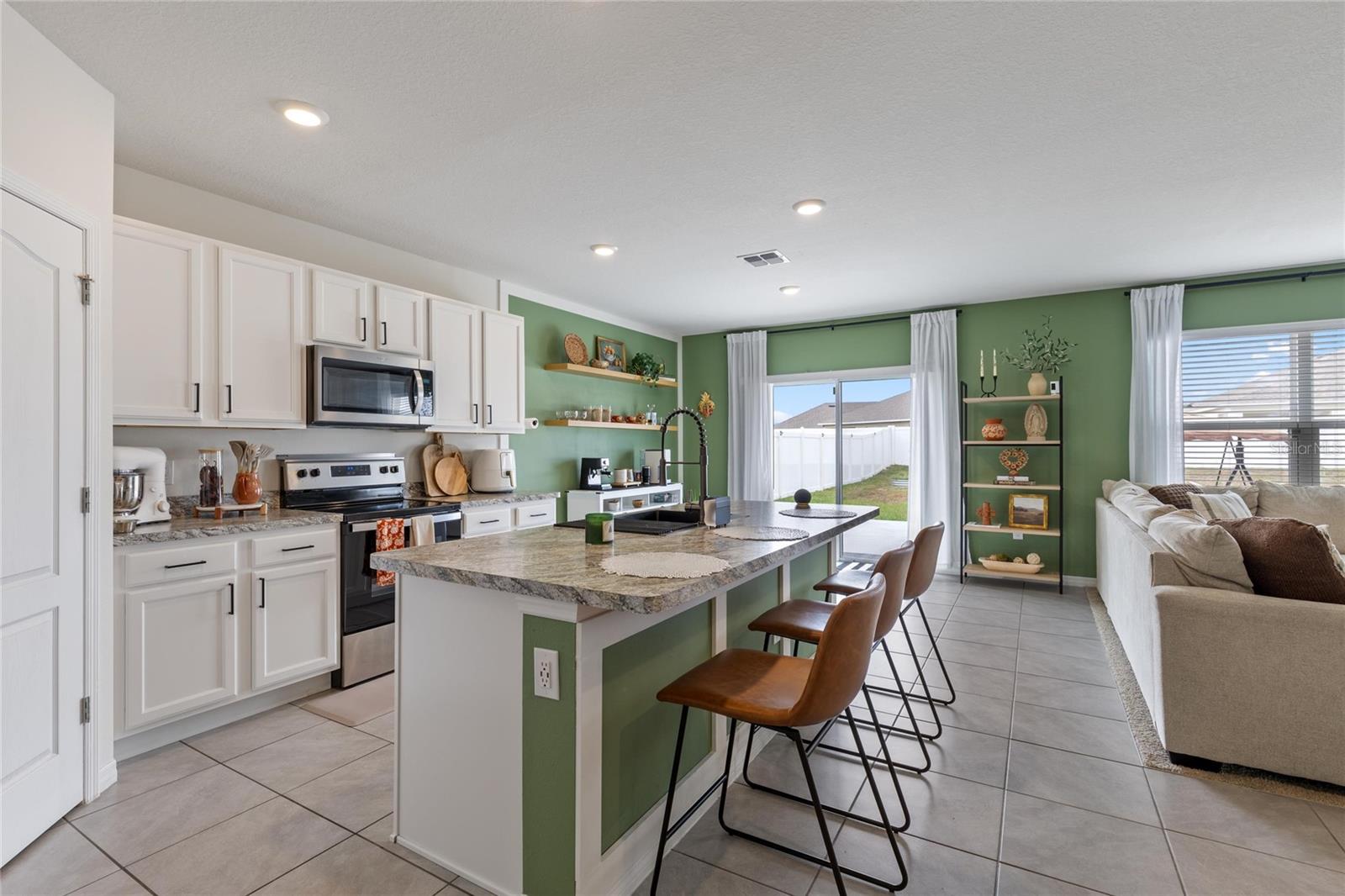 740 SQUIRES GROVE DR, WINTER HAVEN, FL, 33880