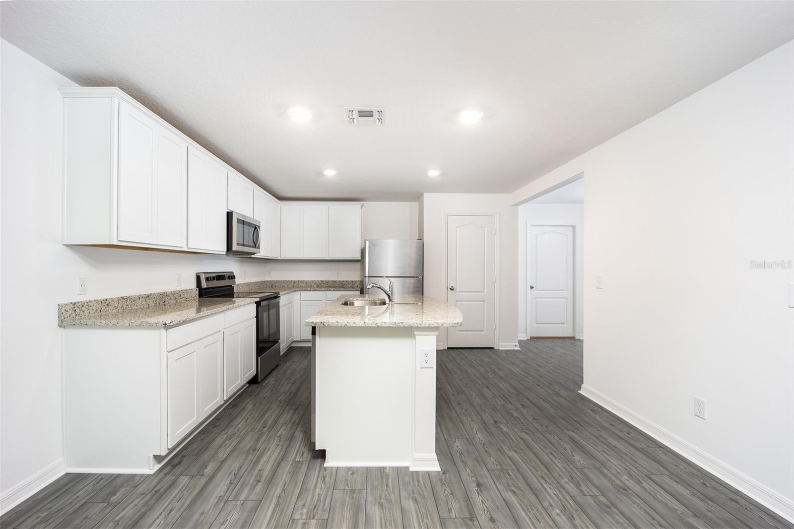3220 SEVILLE ST, LAKE ALFRED, FL, 33850