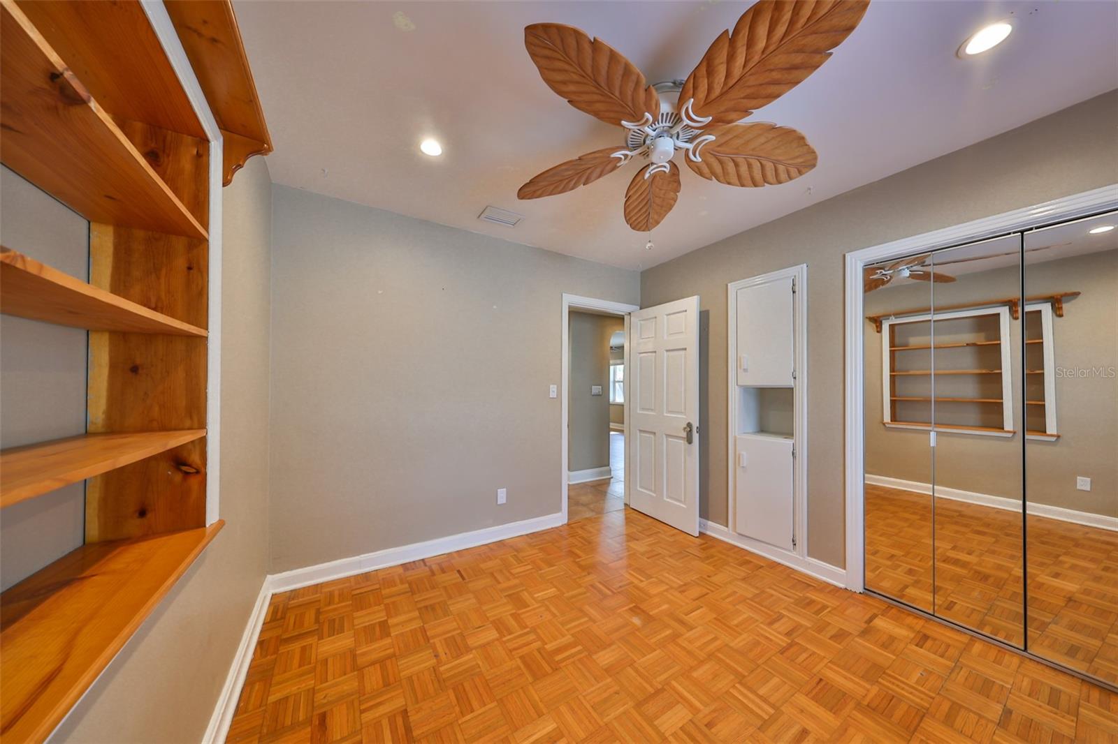 6657 BOUGAINVILLA AVE S, ST PETERSBURG, FL, 33707