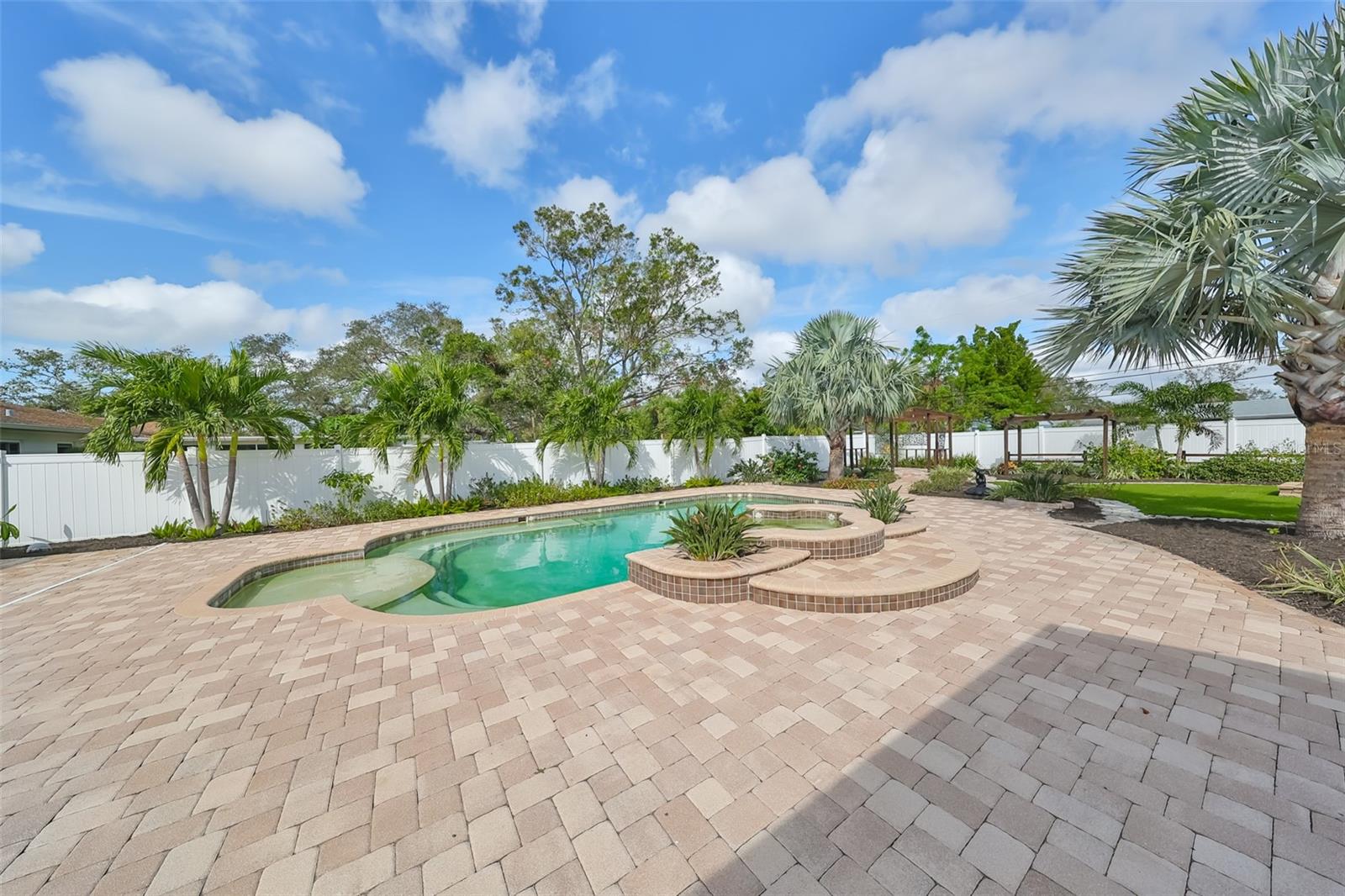 6657 BOUGAINVILLA AVE S, ST PETERSBURG, FL, 33707