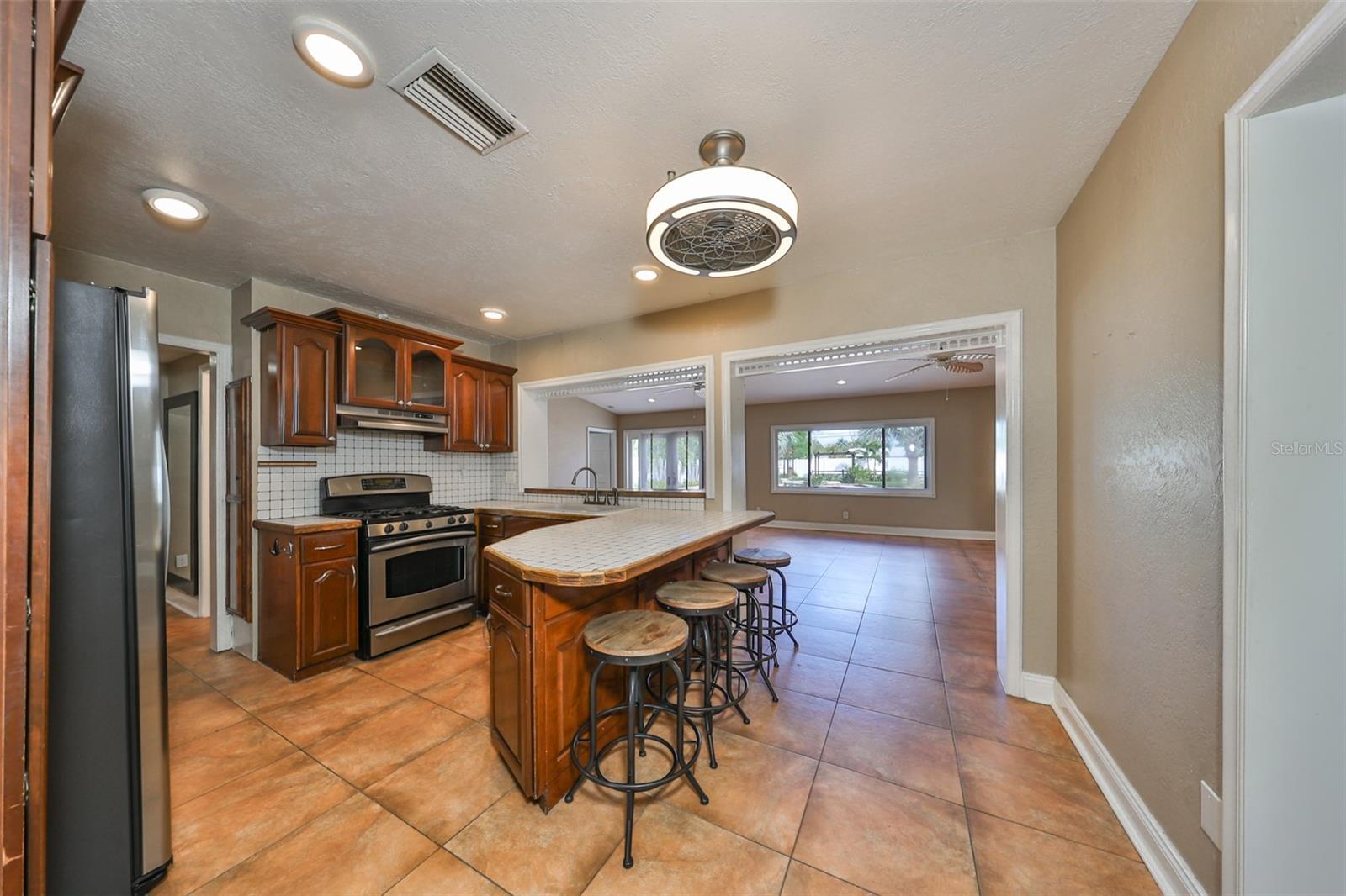 6657 BOUGAINVILLA AVE S, ST PETERSBURG, FL, 33707