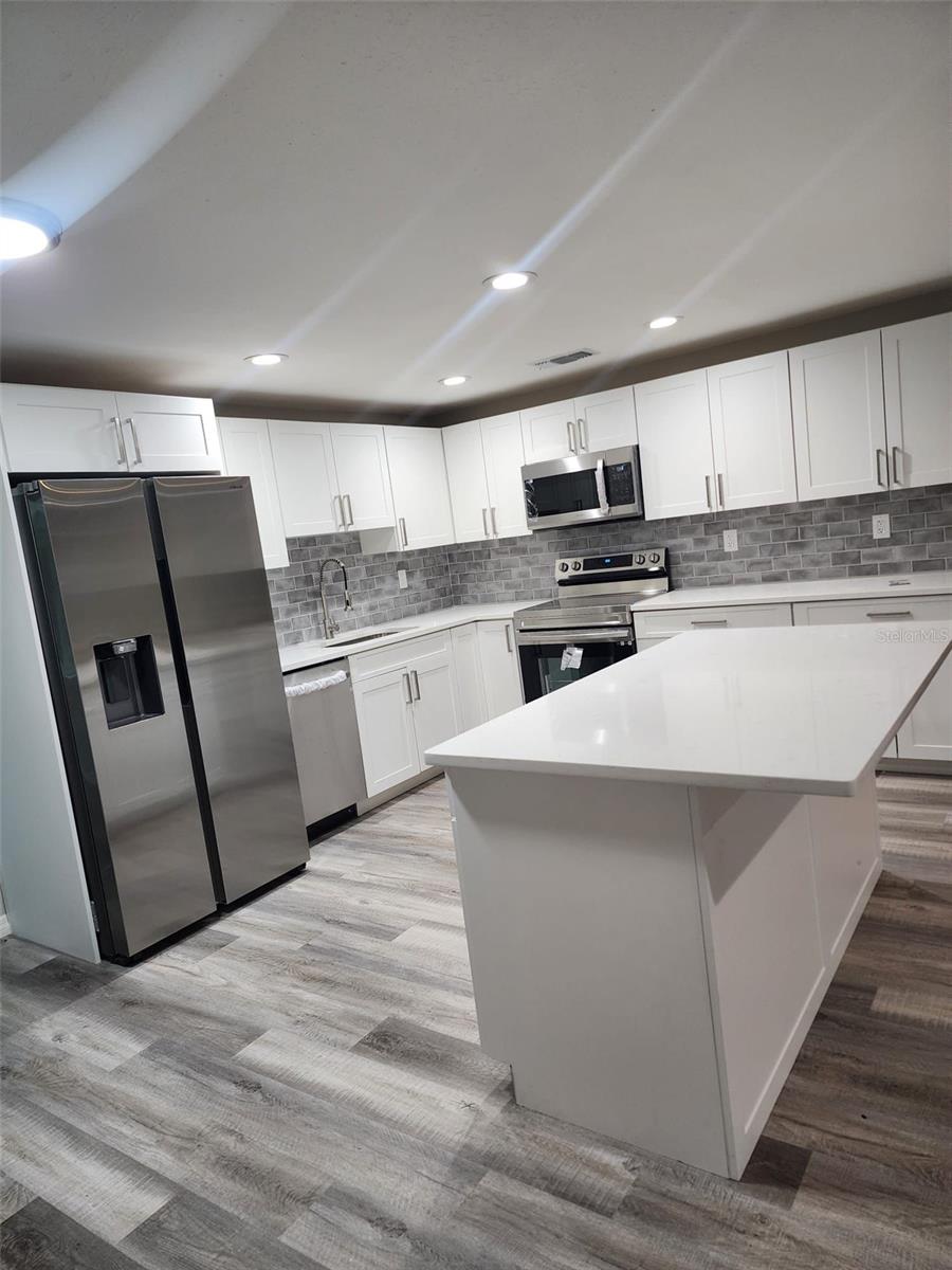 8373 76TH AVE, SEMINOLE, FL, 33777