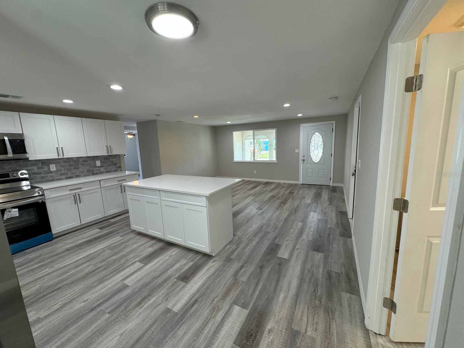8373 76TH AVE, SEMINOLE, FL, 33777