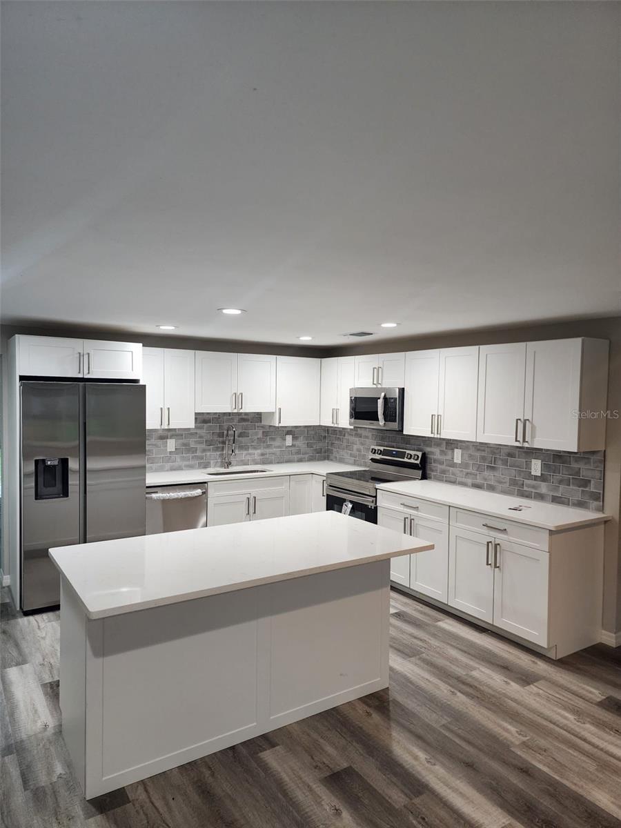 8373 76TH AVE, SEMINOLE, FL, 33777