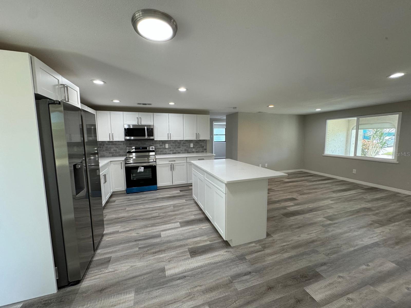 8373 76TH AVE, SEMINOLE, FL, 33777