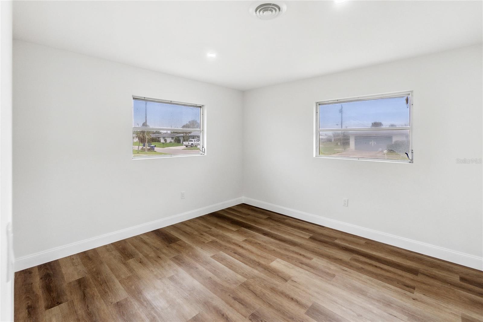 601 SHERIDAN DR, VENICE, FL, 34293