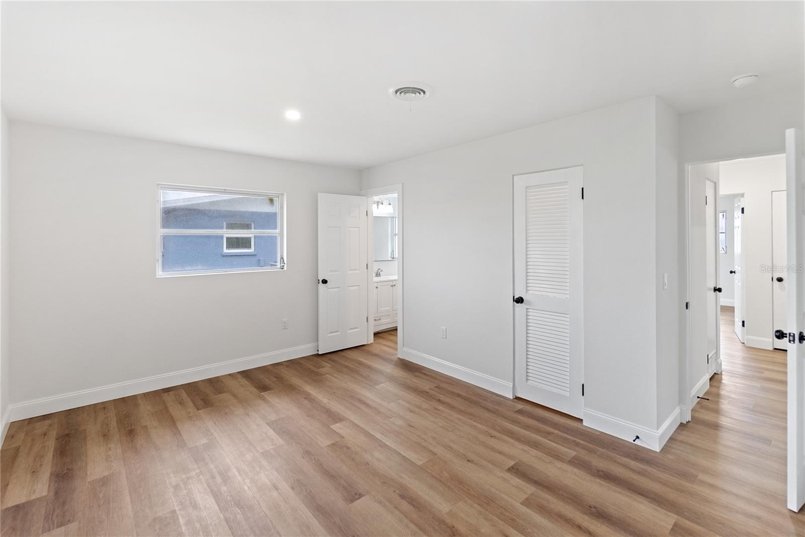 601 SHERIDAN DR, VENICE, FL, 34293