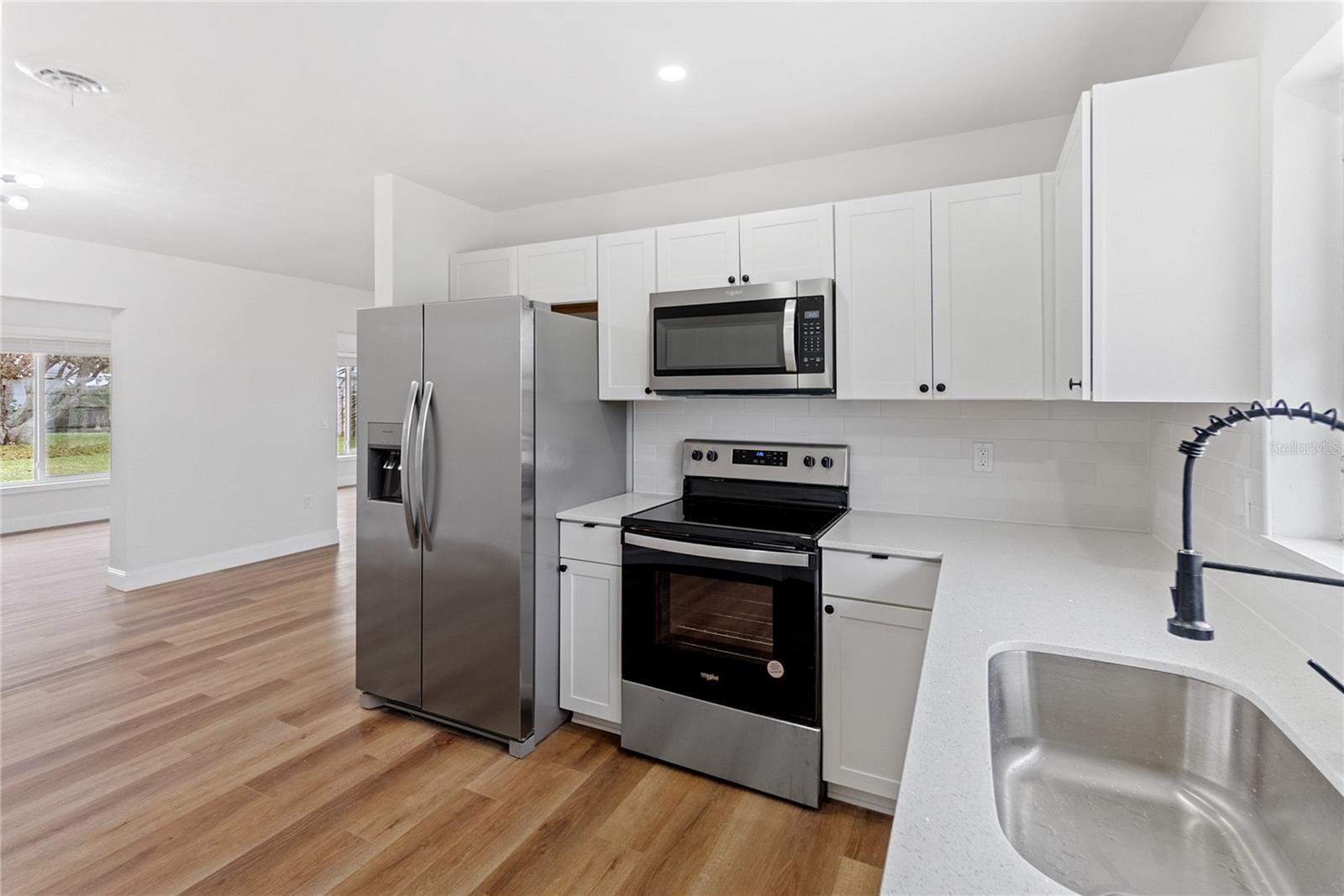 601 SHERIDAN DR, VENICE, FL, 34293