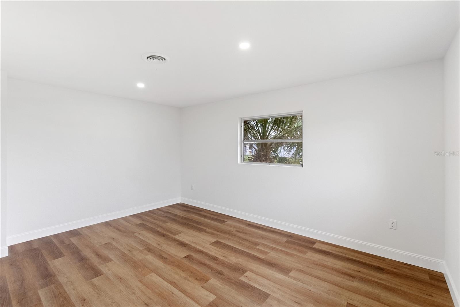 601 SHERIDAN DR, VENICE, FL, 34293
