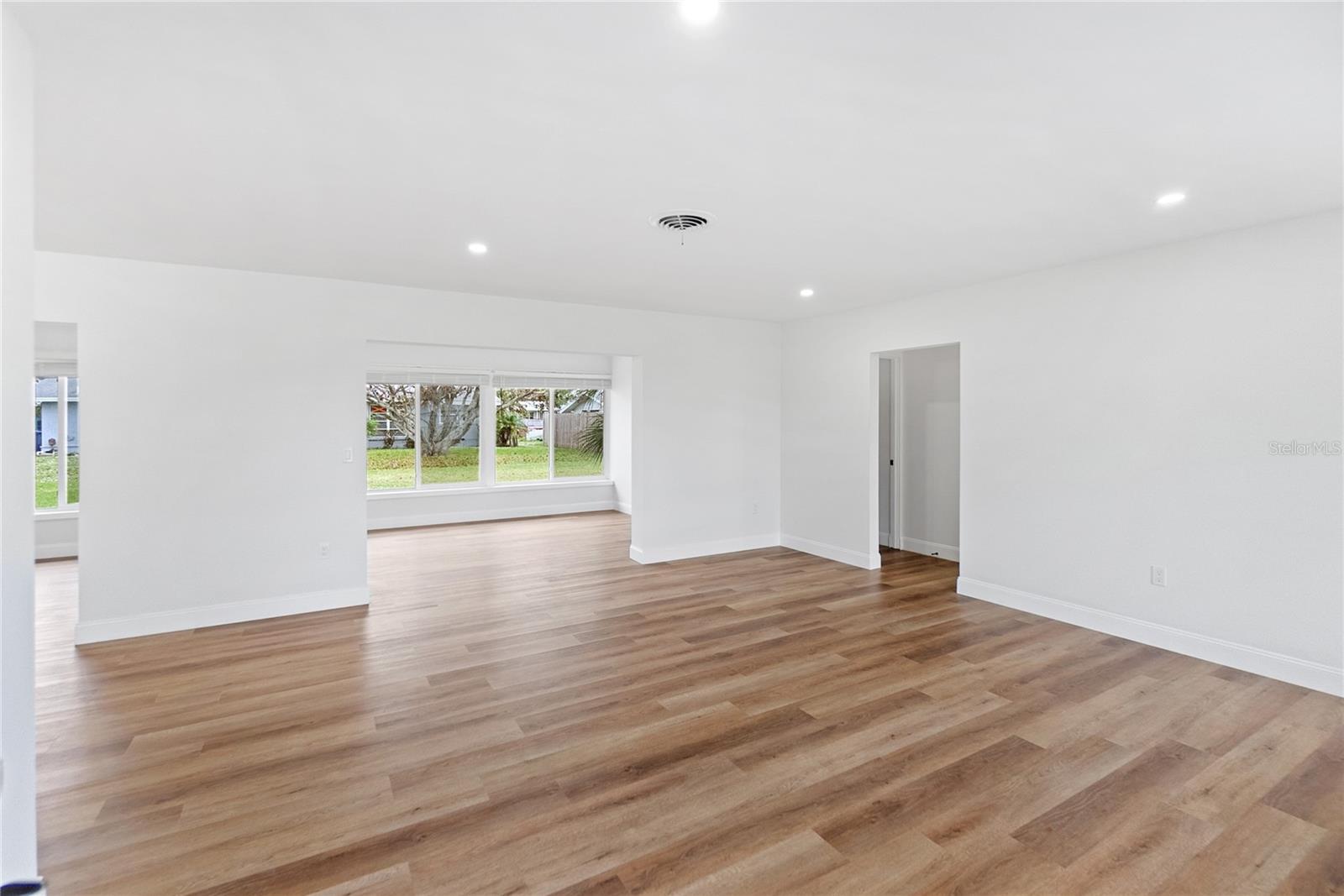 601 SHERIDAN DR, VENICE, FL, 34293