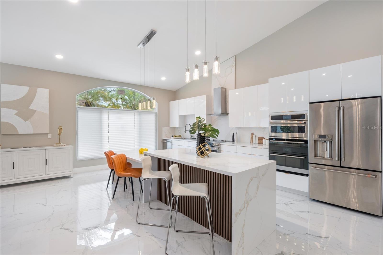 10460 SW 16TH PL, DAVIE, FL, 33324