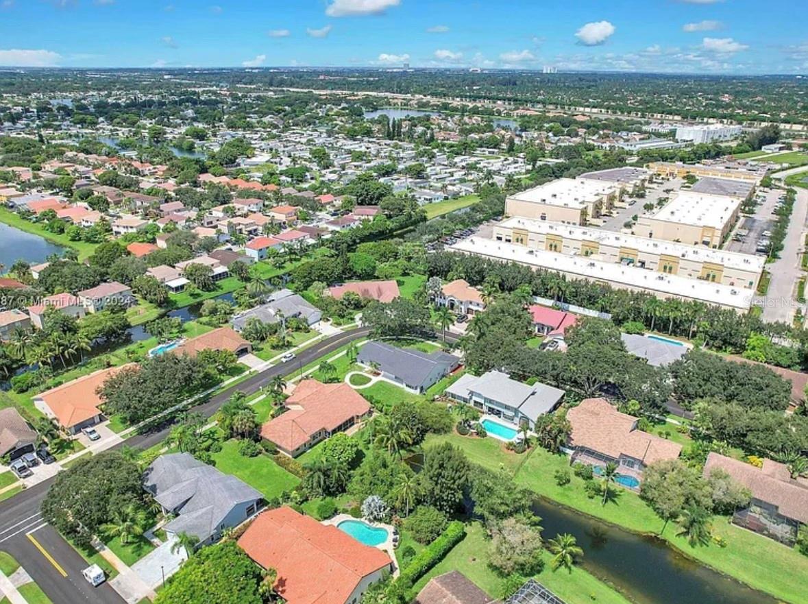 10460 SW 16TH PL, DAVIE, FL, 33324