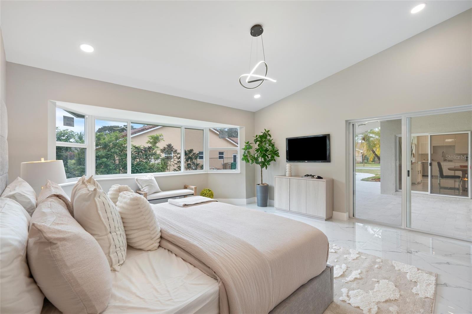 10460 SW 16TH PL, DAVIE, FL, 33324