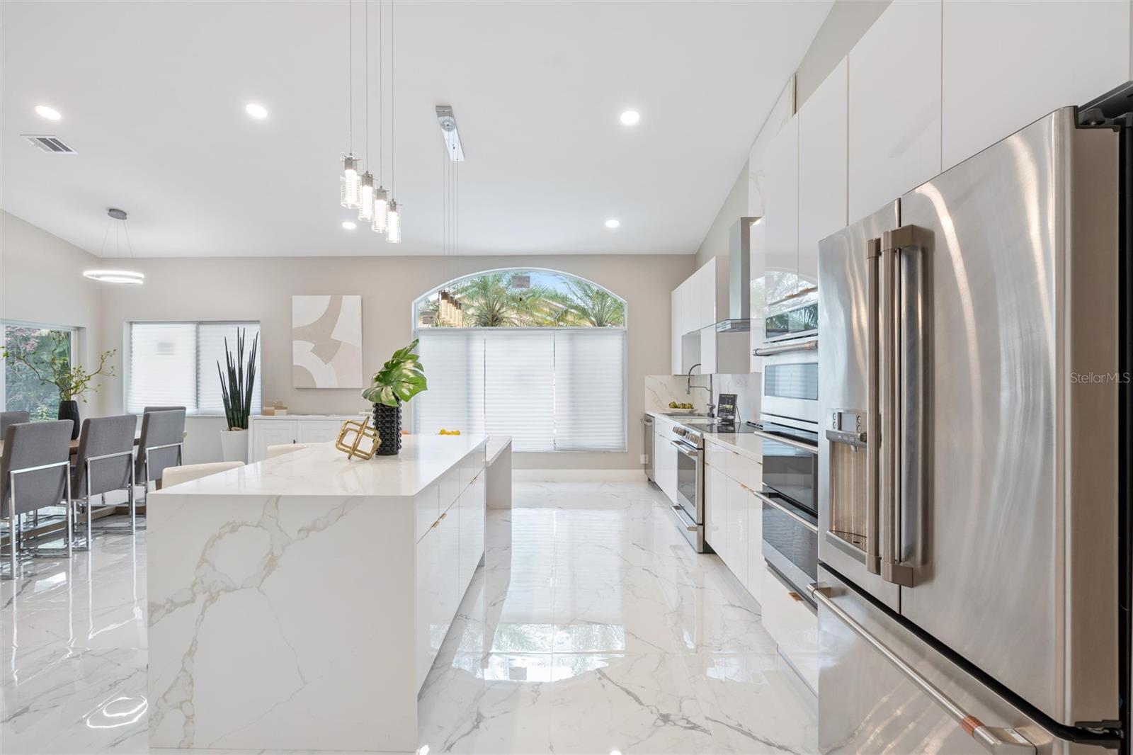 10460 SW 16TH PL, DAVIE, FL, 33324