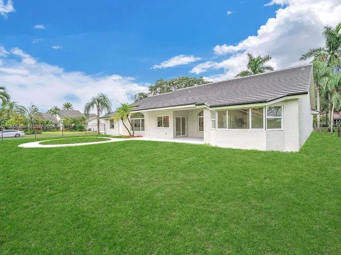 10460 SW 16TH PL, DAVIE, FL, 33324