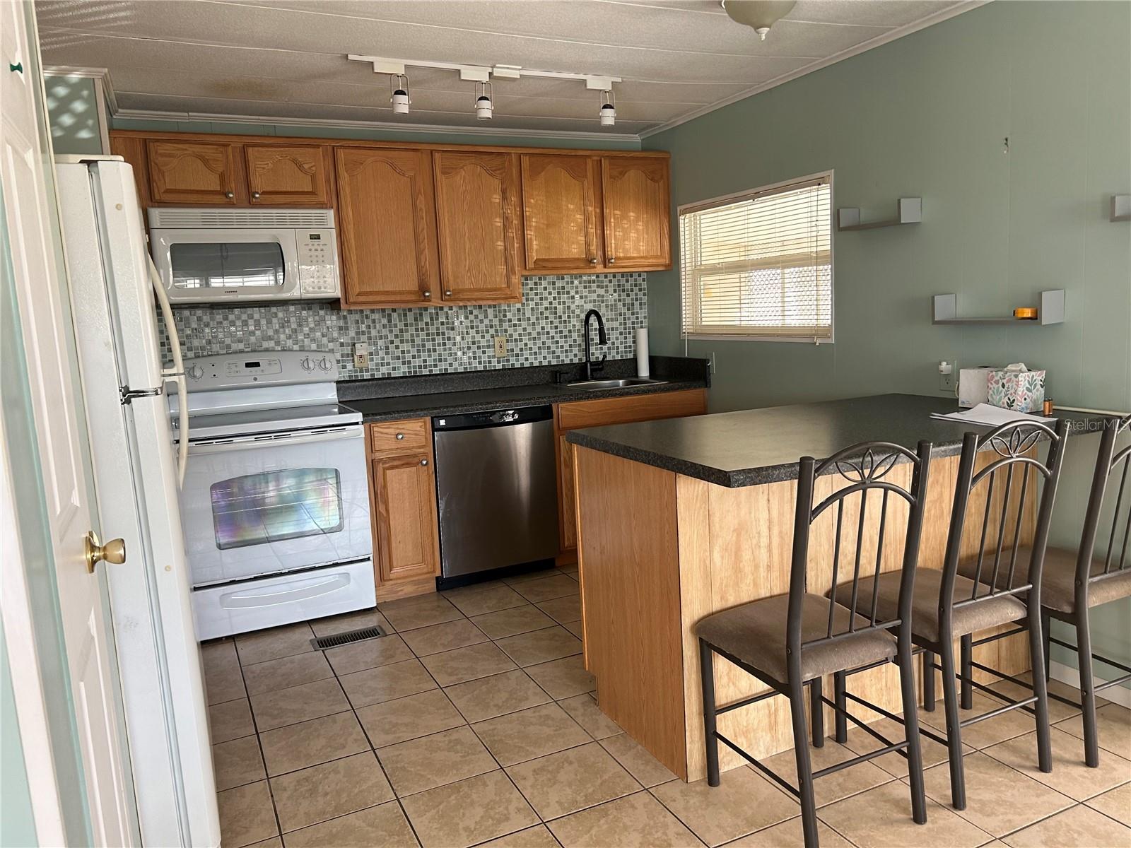 12501 ULMERTON RD #119, LARGO, FL, 33774