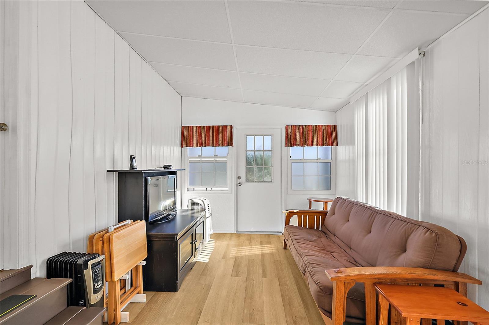 813 ROYAL PALM AVE, THE VILLAGES, FL, 32159