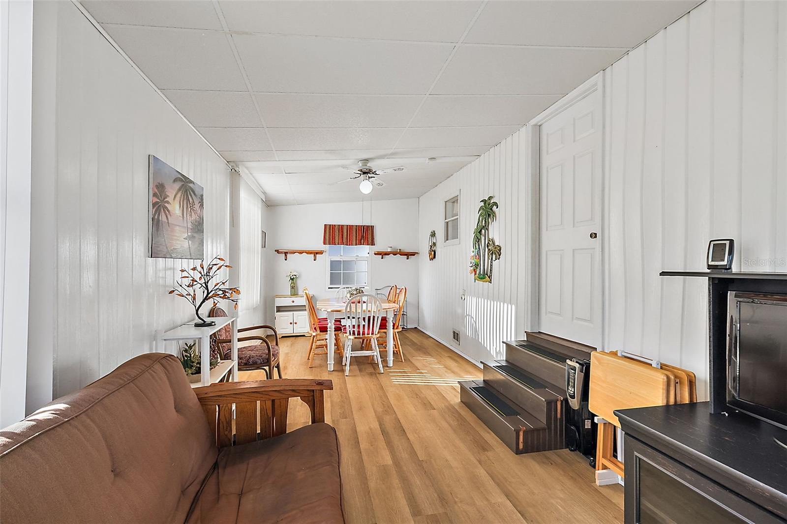 813 ROYAL PALM AVE, THE VILLAGES, FL, 32159