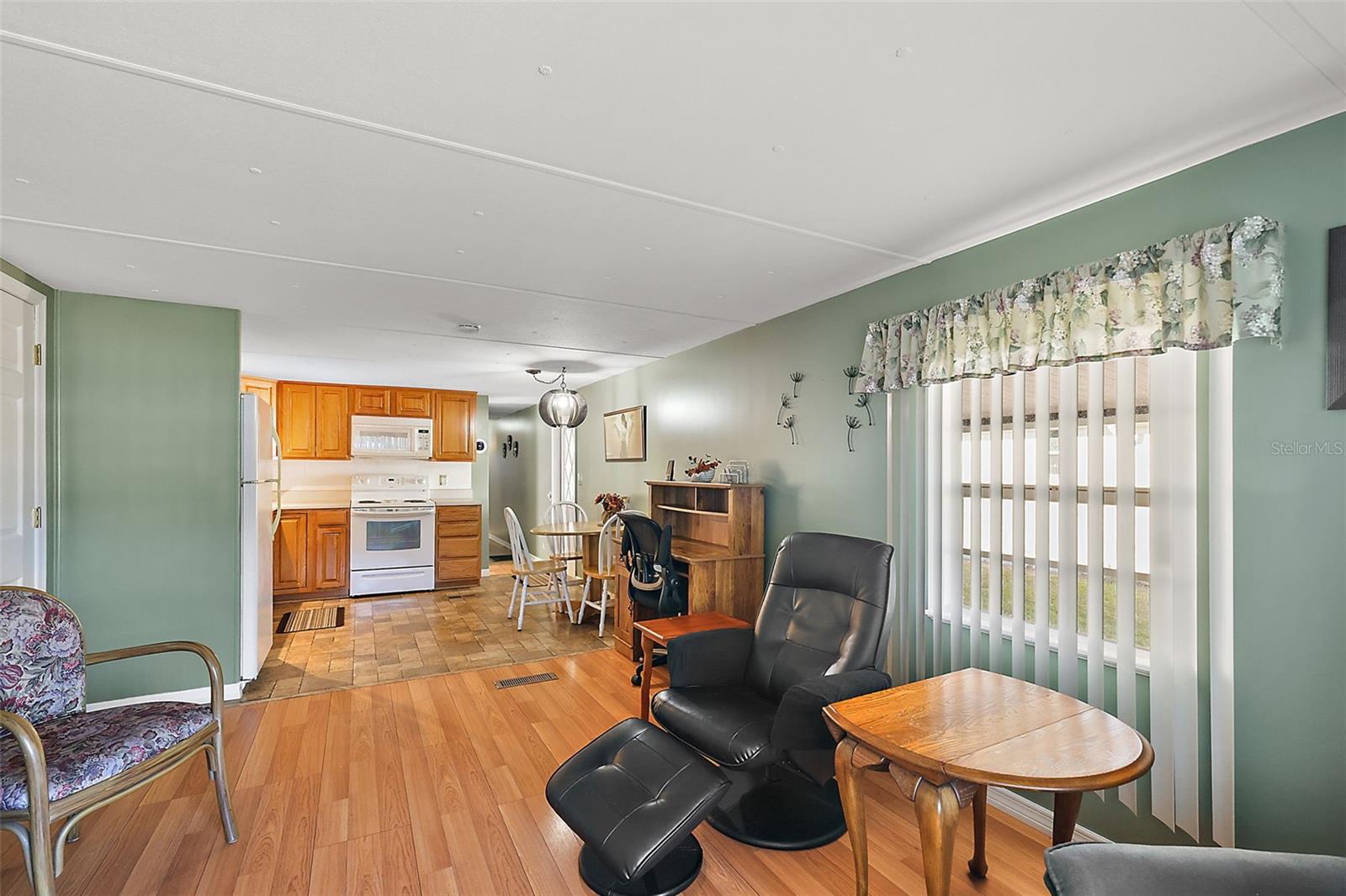 813 ROYAL PALM AVE, THE VILLAGES, FL, 32159