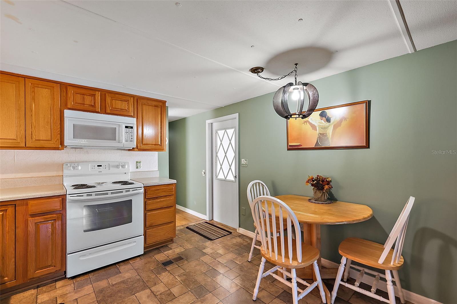 813 ROYAL PALM AVE, THE VILLAGES, FL, 32159