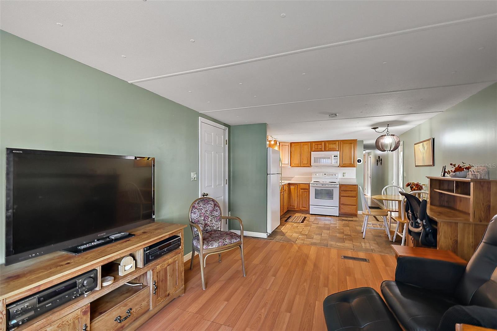 813 ROYAL PALM AVE, THE VILLAGES, FL, 32159