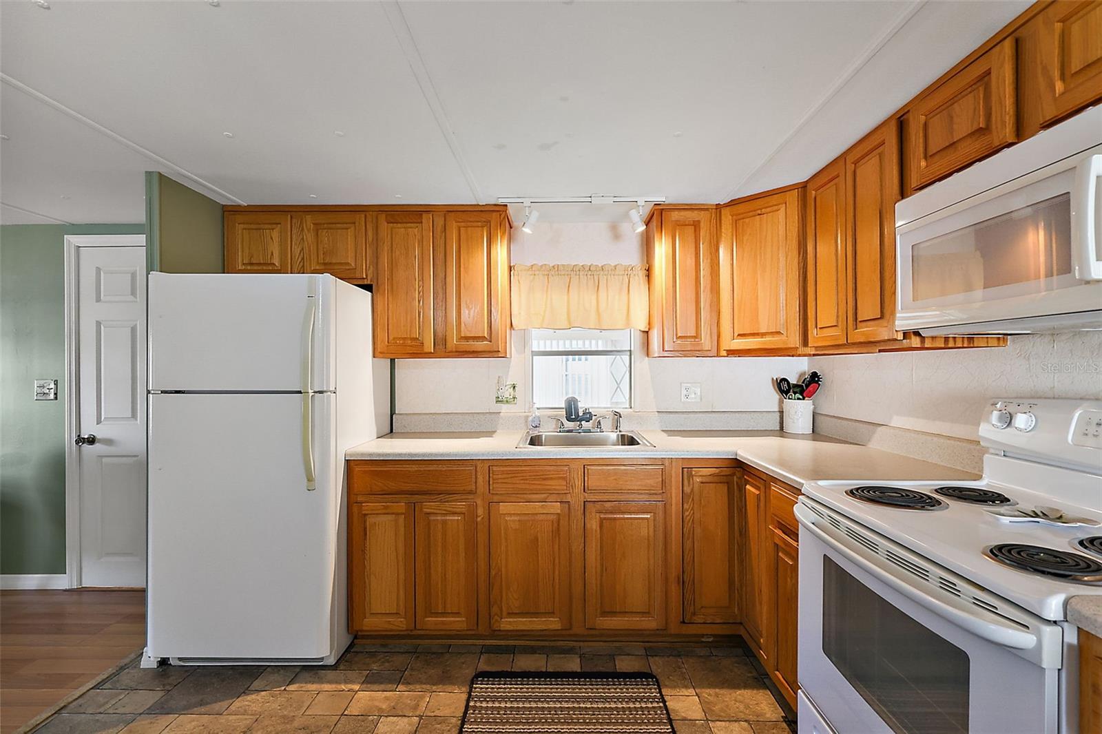 813 ROYAL PALM AVE, THE VILLAGES, FL, 32159