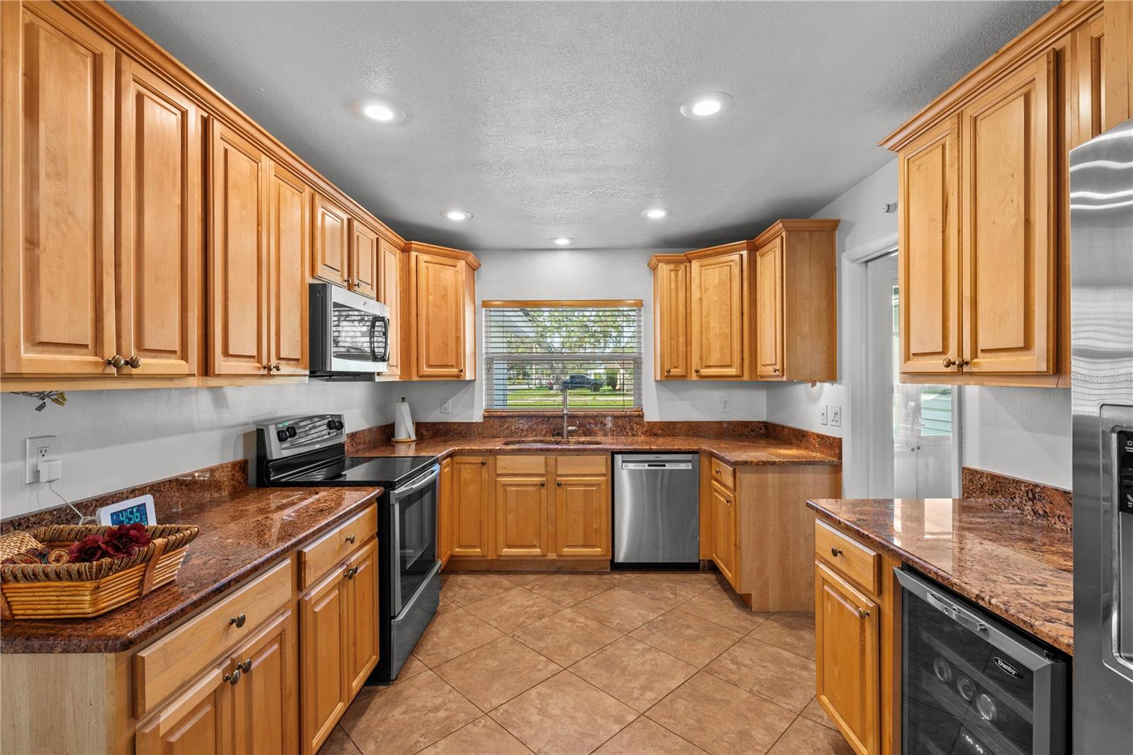 2516 ROBERTA ST, LARGO, FL, 33771