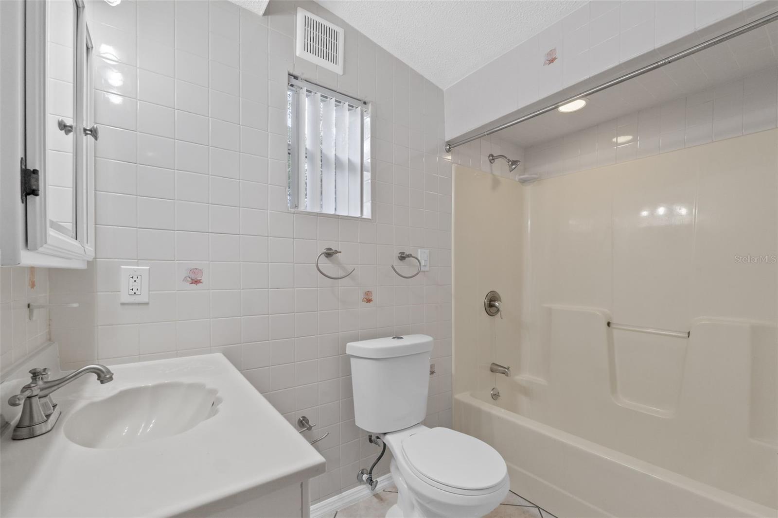 7609 N HIGHLAND AVE, TAMPA, FL, 33604