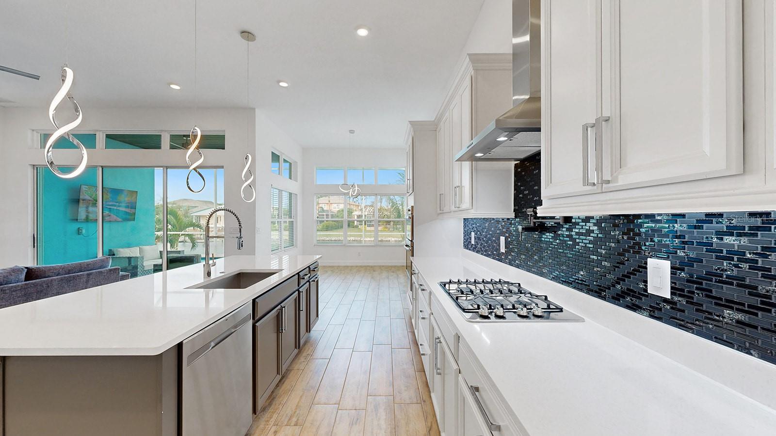 5307 WISHING ARCH DR, APOLLO BEACH, FL, 33572