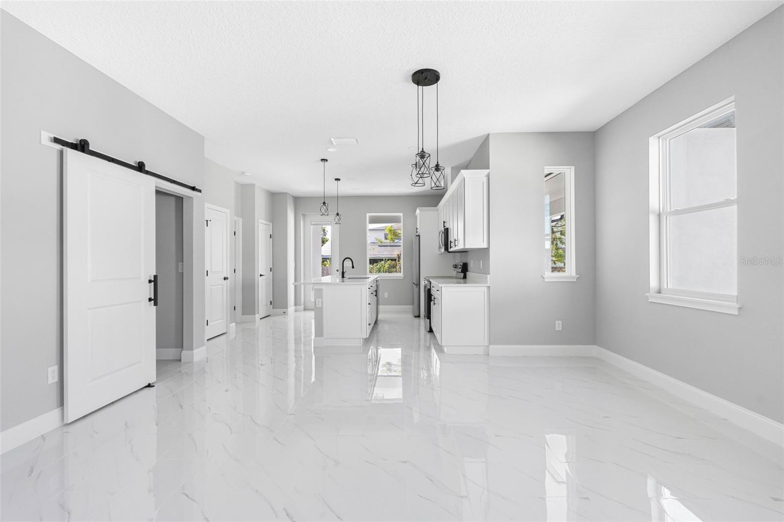 2714 W WALNUT ST, TAMPA, FL, 33607
