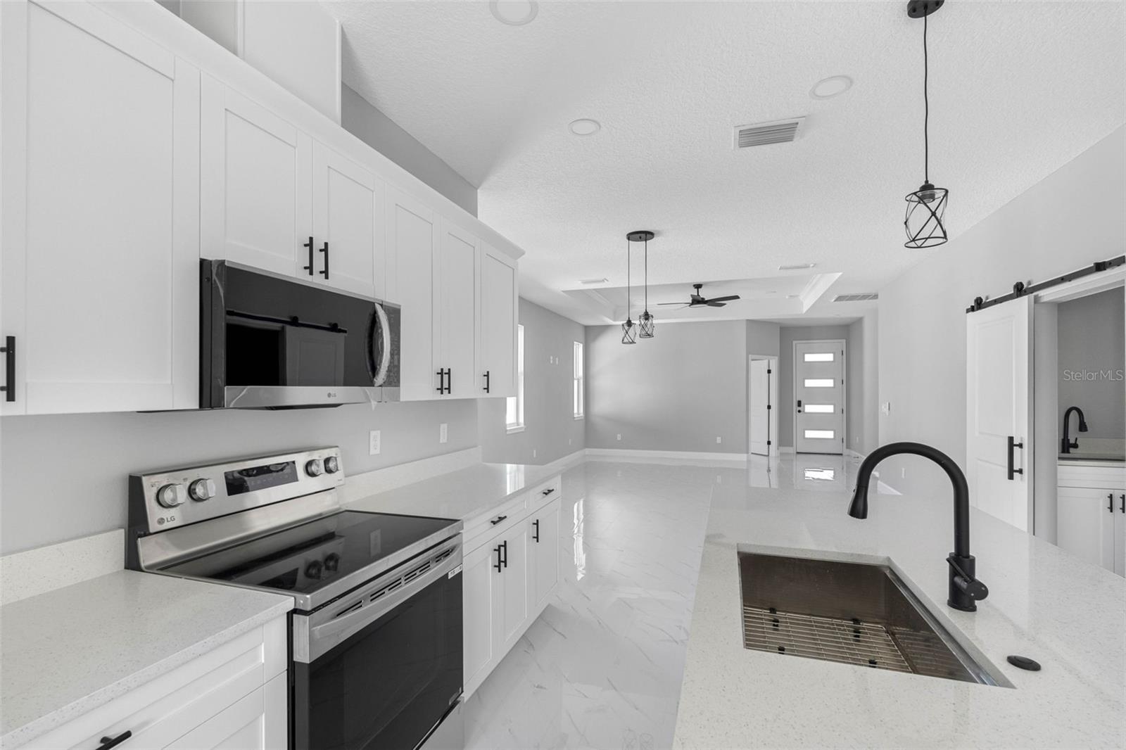 2714 W WALNUT ST, TAMPA, FL, 33607