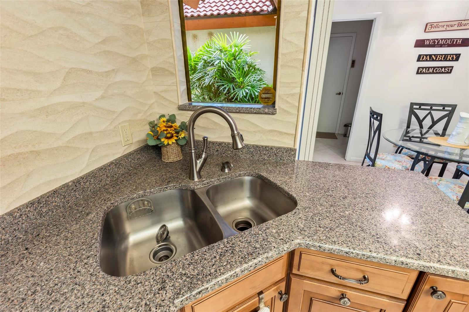 71 VILLAGE CIR, PALM COAST, FL, 32164