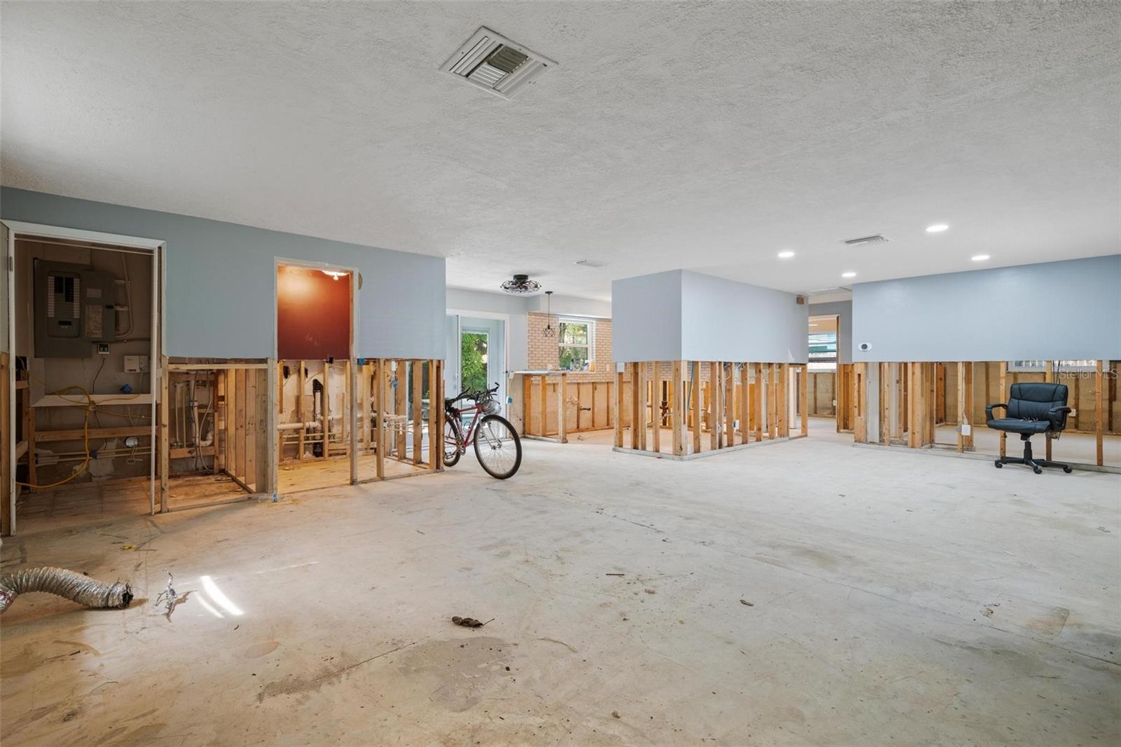 2004 DOUGLAS AVE, DUNEDIN, FL, 34698