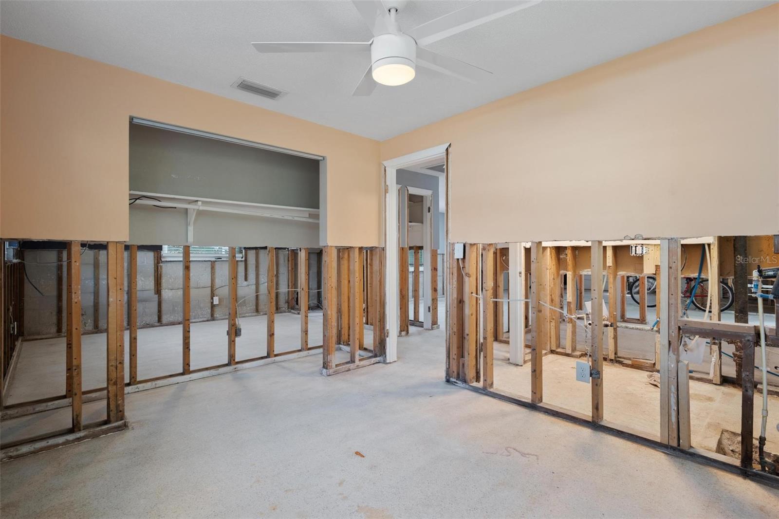 2004 DOUGLAS AVE, DUNEDIN, FL, 34698