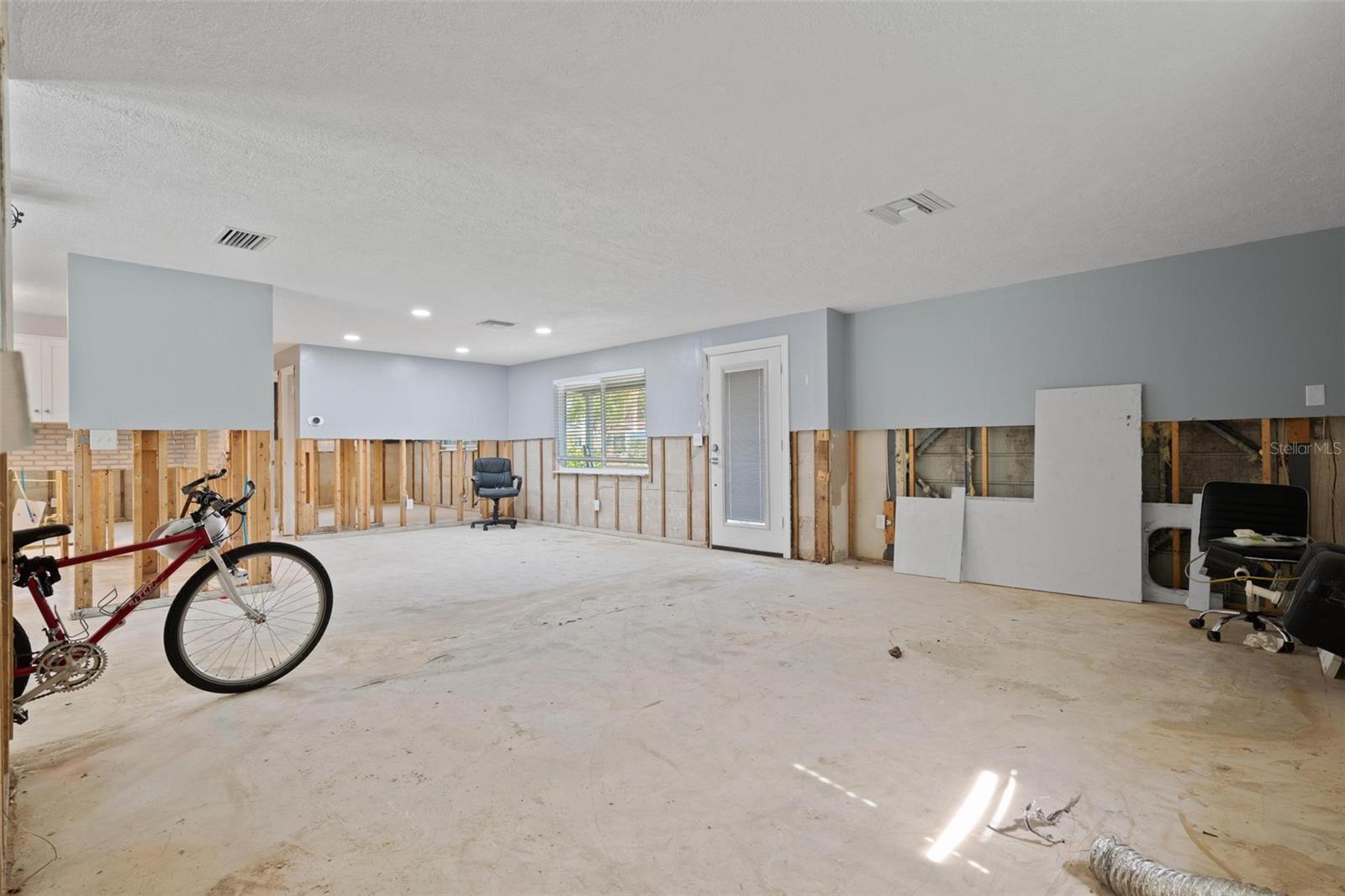 2004 DOUGLAS AVE, DUNEDIN, FL, 34698