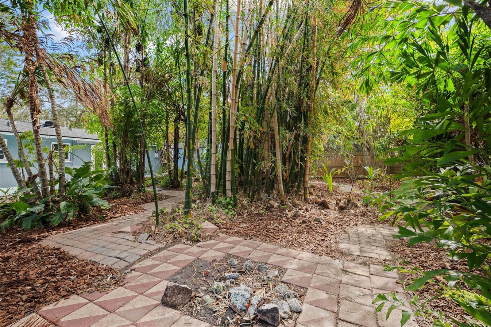 2004 DOUGLAS AVE, DUNEDIN, FL, 34698