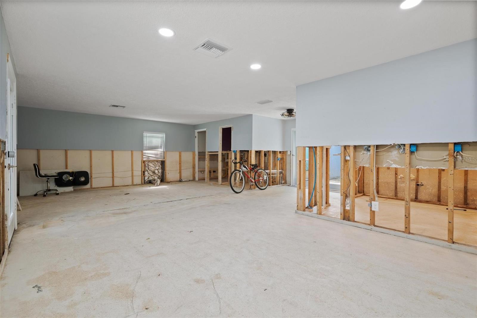 2004 DOUGLAS AVE, DUNEDIN, FL, 34698