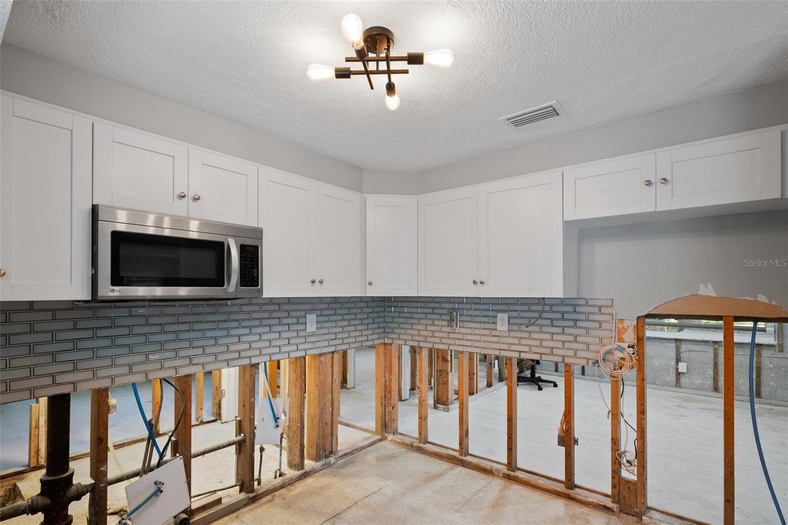 2004 DOUGLAS AVE, DUNEDIN, FL, 34698