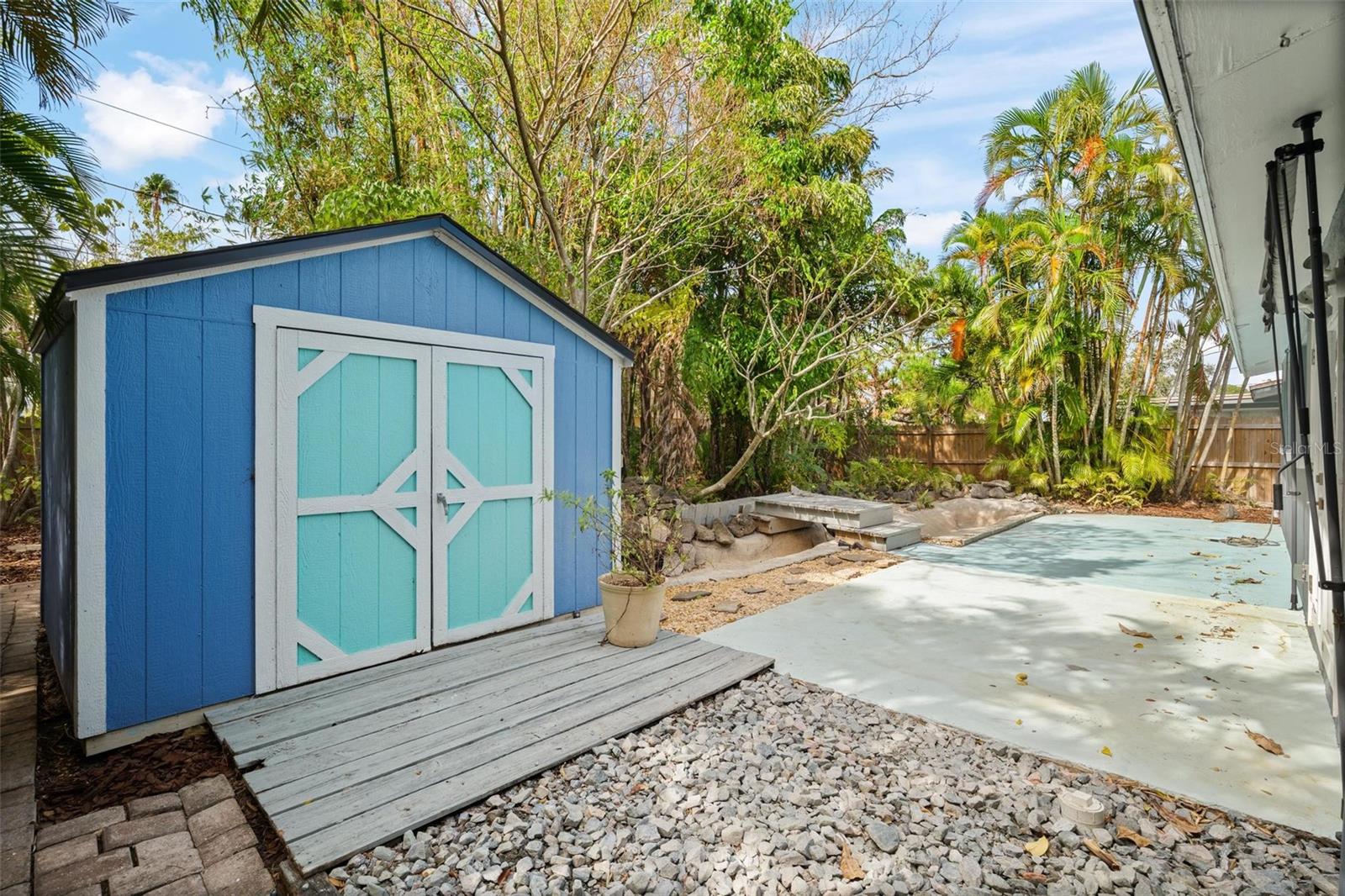 2004 DOUGLAS AVE, DUNEDIN, FL, 34698