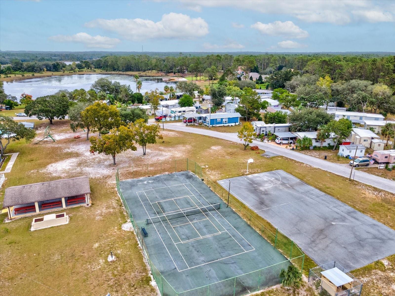 9379 GRIZZLY BEAR LN, WEEKI WACHEE, FL, 34613