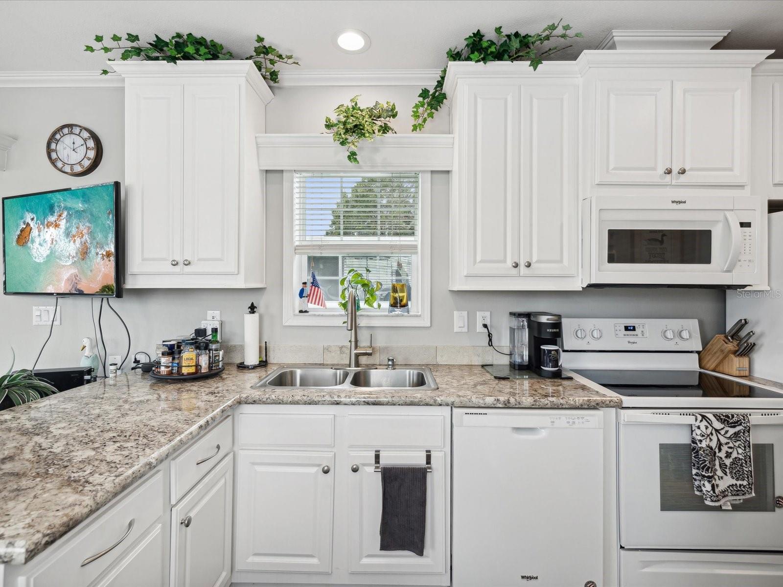 9379 GRIZZLY BEAR LN, WEEKI WACHEE, FL, 34613