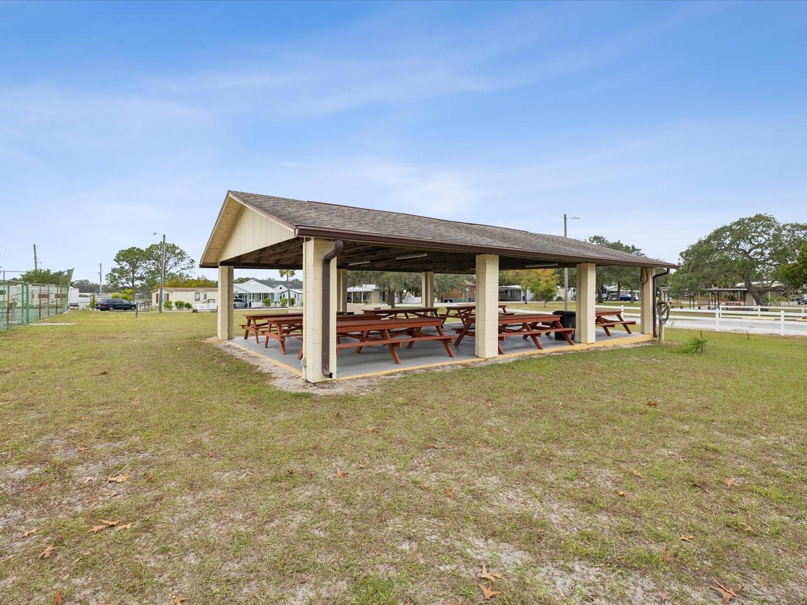 9379 GRIZZLY BEAR LN, WEEKI WACHEE, FL, 34613