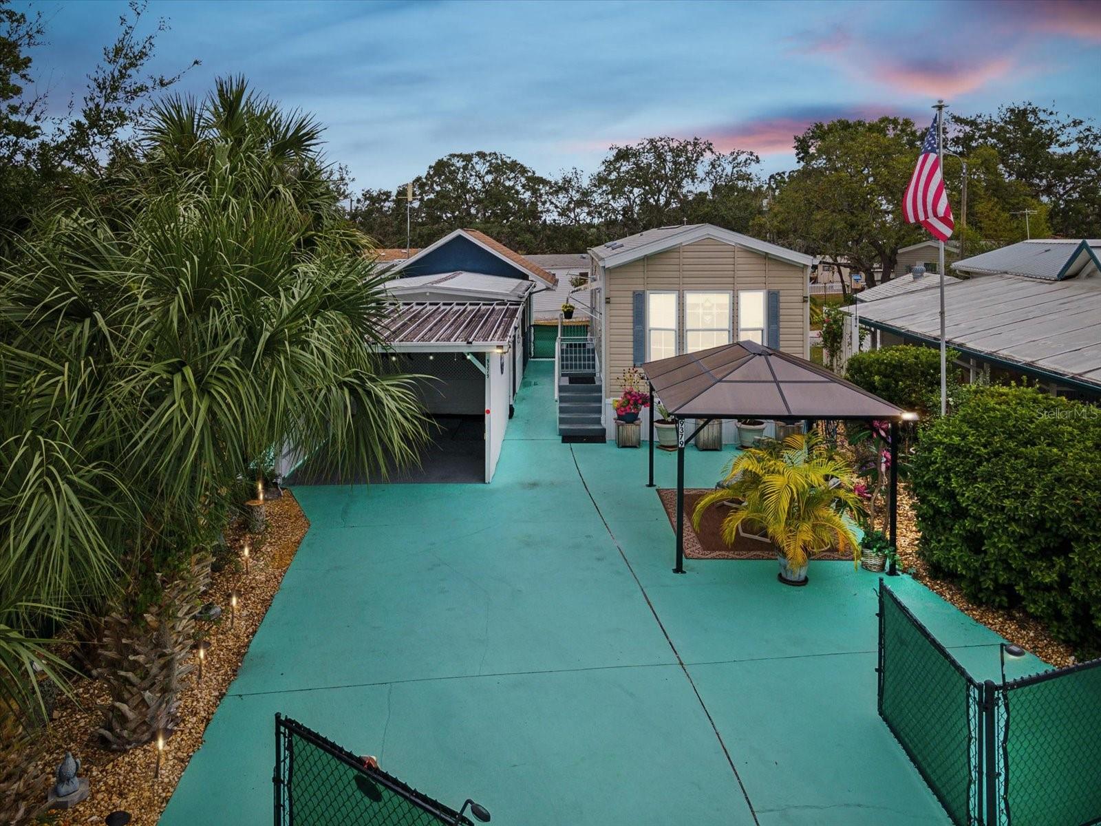 9379 GRIZZLY BEAR LN, WEEKI WACHEE, FL, 34613