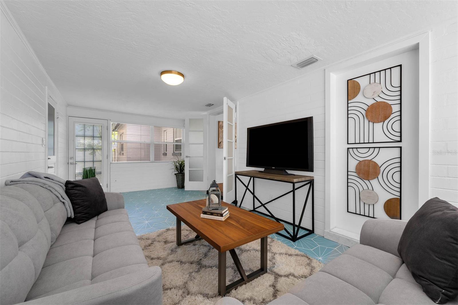 2201 DELANEY. AVE, ORLANDO, FL, 32806