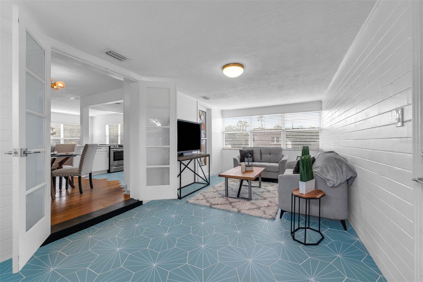 2201 DELANEY. AVE, ORLANDO, FL, 32806